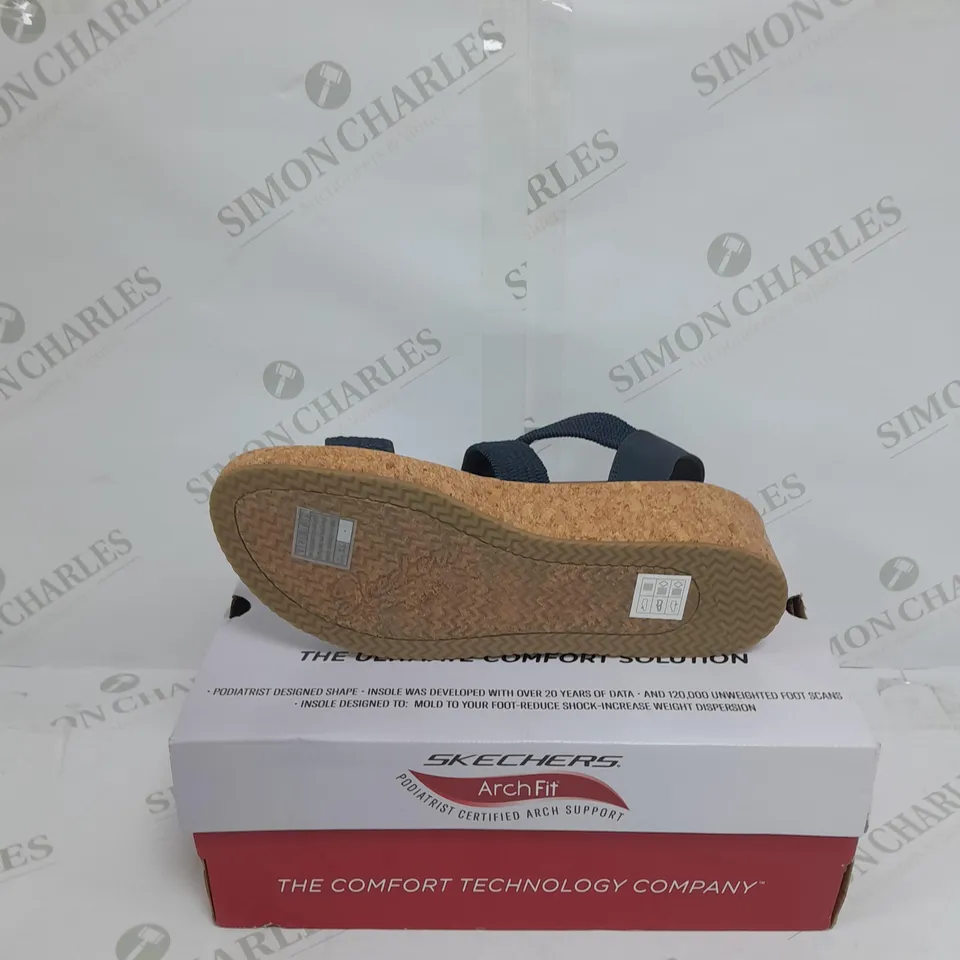 SKECHERS ARCH FIT BEVERLEE RAFFIA WEDGE SANDAL SIZE 6