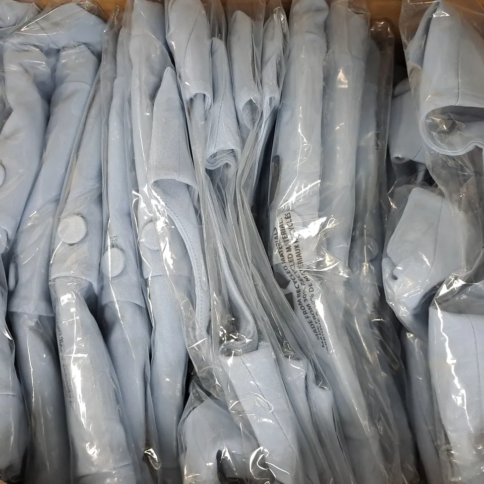 BOX OF APPROXIMATELY 15 ASSORTED CLOTHING AND FASHION ITEMS IN VARIOUS STYLES, SIZES, AND COLOURS, ETC