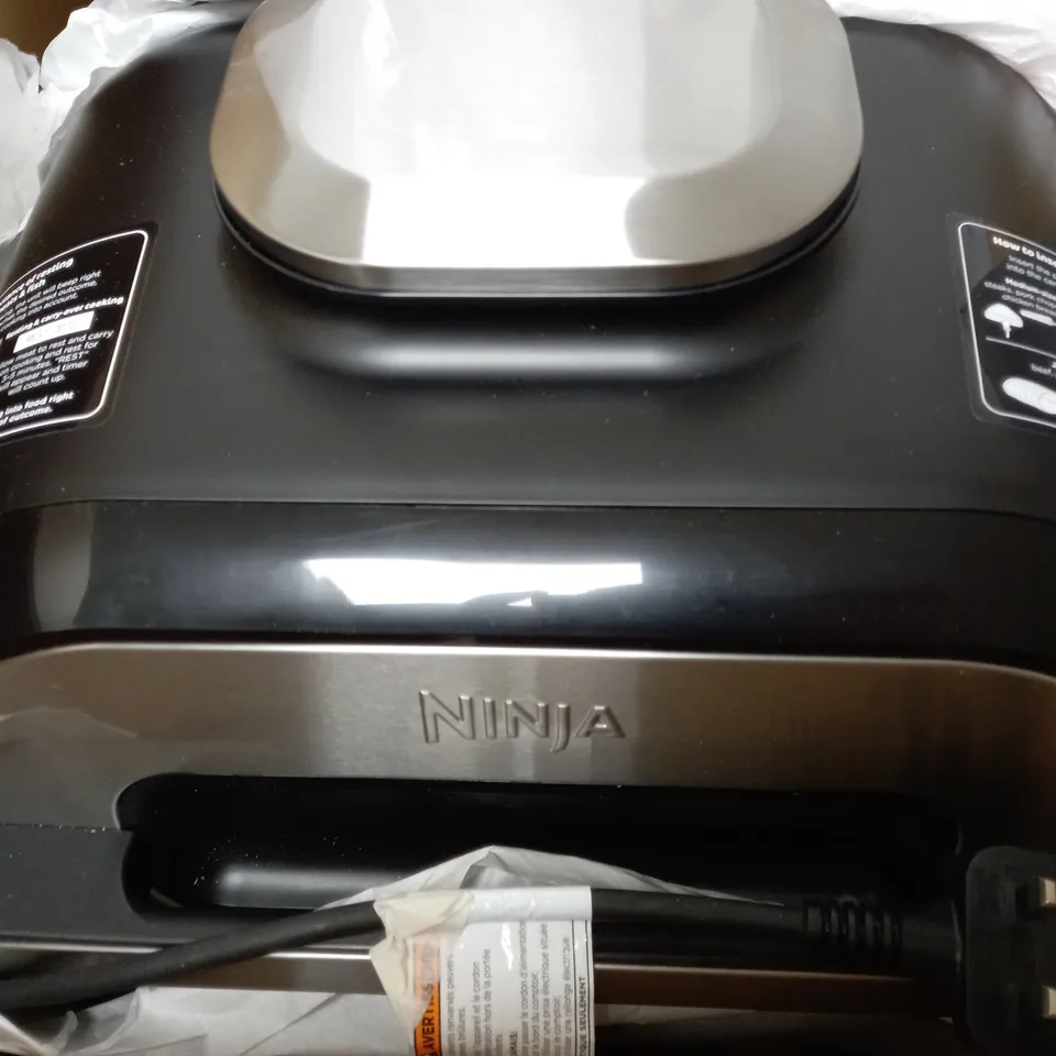 BOXED NINJA FOODI MAX HEALTH GRILL & AIR FRYER