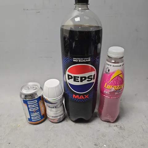 APPROXIMATELY 5 ASSORTED DRINKS ITEMS TO INCLUDE - PEPSI MAX , IRN BRU SUGAR FREE , LUCOZADE PINK LEMONADE ETC