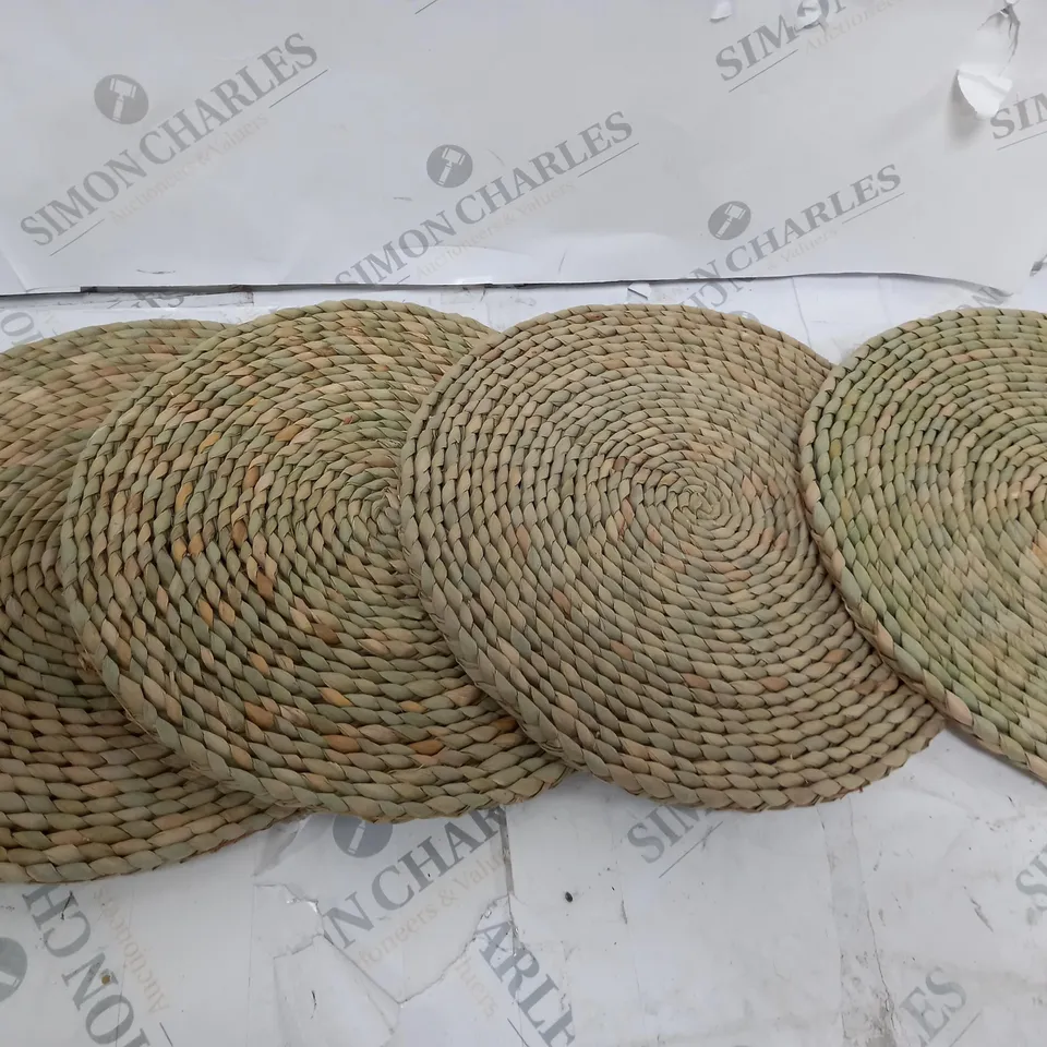 BOXED SET OF 4 STRAW PLACE MATS