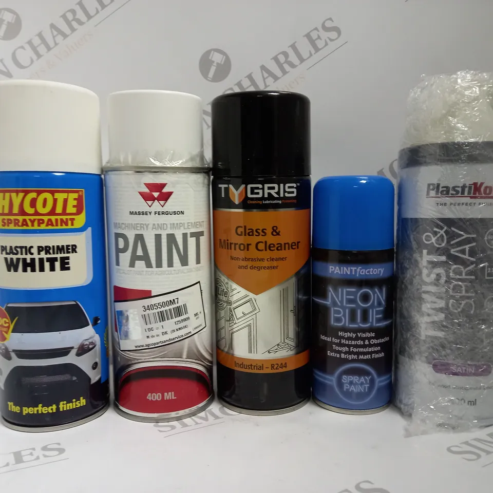 BOX OF APPROX 12 ASSORTED AEROSOLS TO INCLUDE HYCOTE PLASTIC PRIMER, GLASS/MIRROR CLEANER, NEON BLUE SPRAY PAINT, ETC