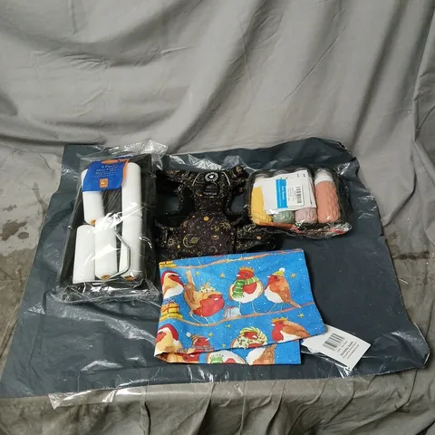BOX OF APPROXIMATELY 20 ASSORTED HOUSEHOLD ITEMS TO INCLUDE CHRISTMAS TEA TOWEL, TRAVEL BOTTLE SET, DOG HARNESS, MINI FOAM ROLLER SET ETC