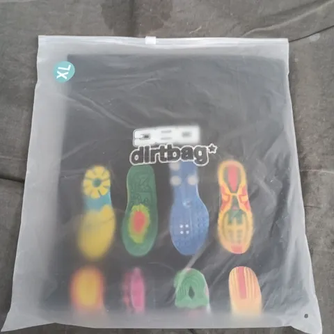 BAGGED DIRTBAG MULTICOLOURED FOOTPRINT T-SHIRT IN BLACK - XL