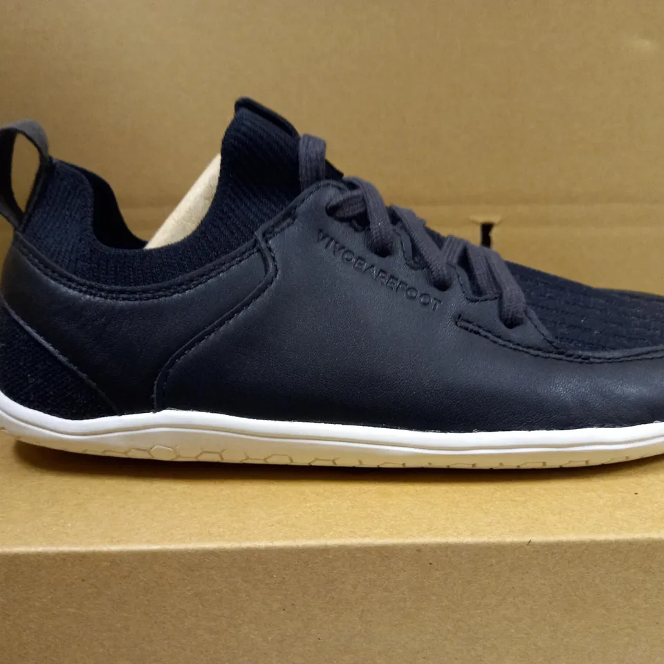 BOXED PAIR OF  VIVOBAREFOOT BLACK PRIMUS KNIT TRAINERS - SIZE 4