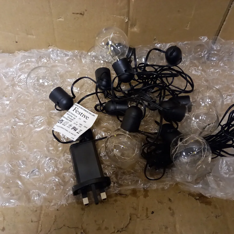 FESTIVE OUTDOOR BLACK LIGHTS 