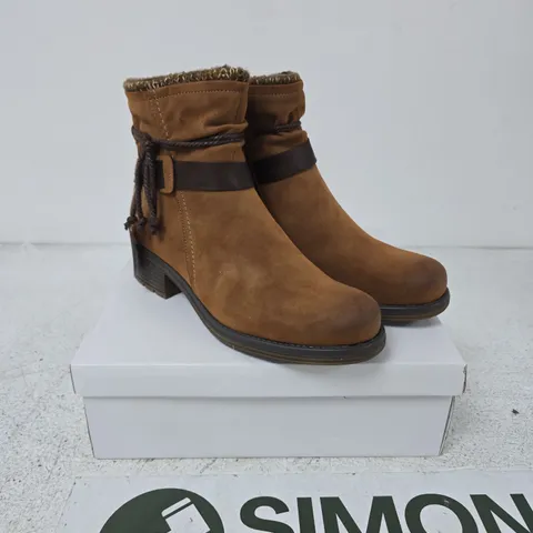 SHOES BY EMMA STOCKHOLM CAMEL LEATHER ANKLE BOOTS - 8