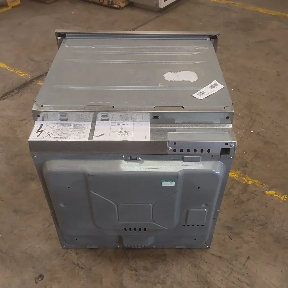 AEG BPS355020M BUILT IN A RATED SINGLE OVEN WITH STEAM FUNCTION