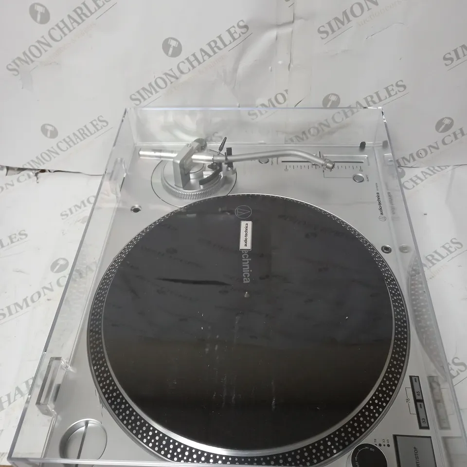 AUDIO-TECHNICA AT-LP120XUSB 