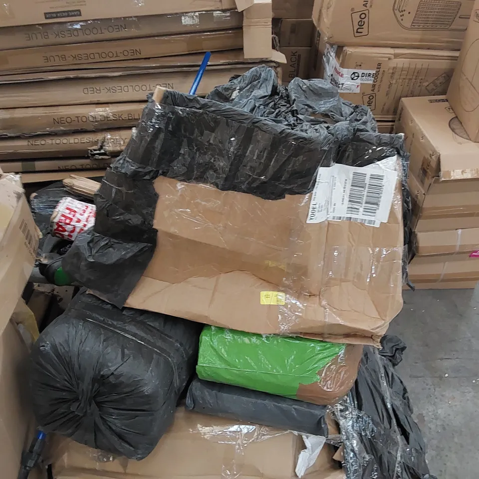 PALLET OF ASSORTED FURNITURE PARTS AND OTHER ASSORTED ITEMS 