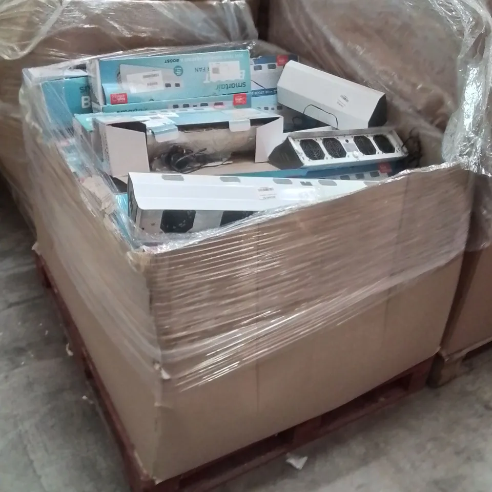 PALLET CONTAINING A LARGE QUANTITY OF RADIATORS FANS