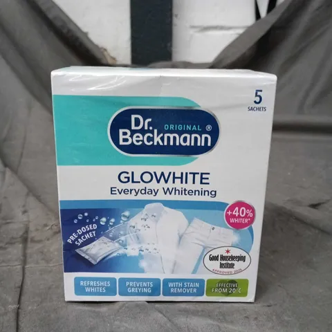 APPROXIMATELY 12 SEALED PACKS OF DR BECKMANN EVERYDAY WHITENING SACHETS - 5 SACHETS PER PACK