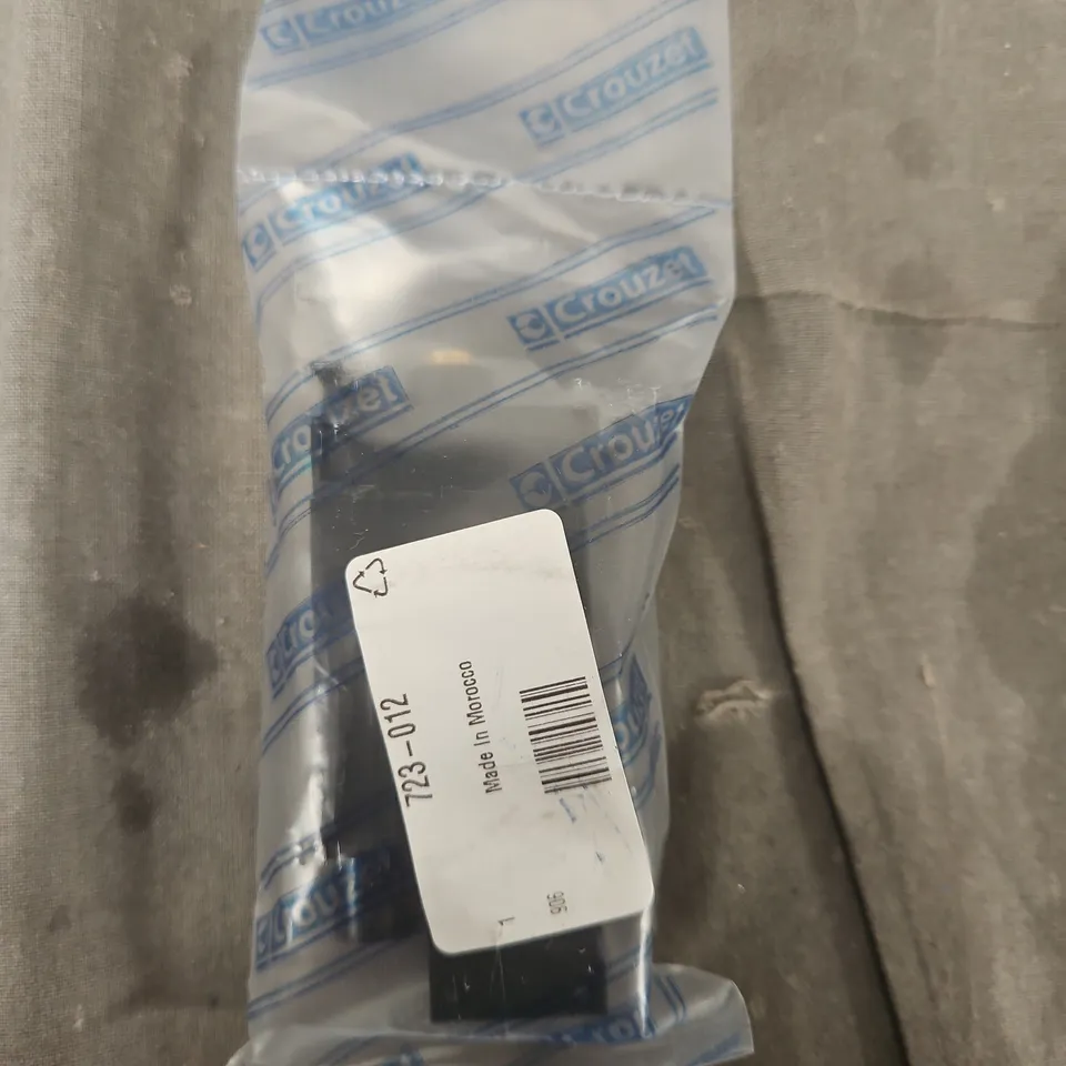 SMALL BLACK PLASTIC HARDWARE COMPONENT – SEALED BAG, CODE 123-012