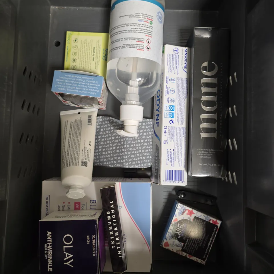 APPROXIMATEY 20 ASSORTED HEALTH AND BEAUTY PRODUCTS TO INCLUDE - RADOX BUBBLE BATH - CAYA CONTOURED DIAPHRAM CONTRACEPTION - GARNIER VITAMIN C BRIGHTENING SERUM - ETC