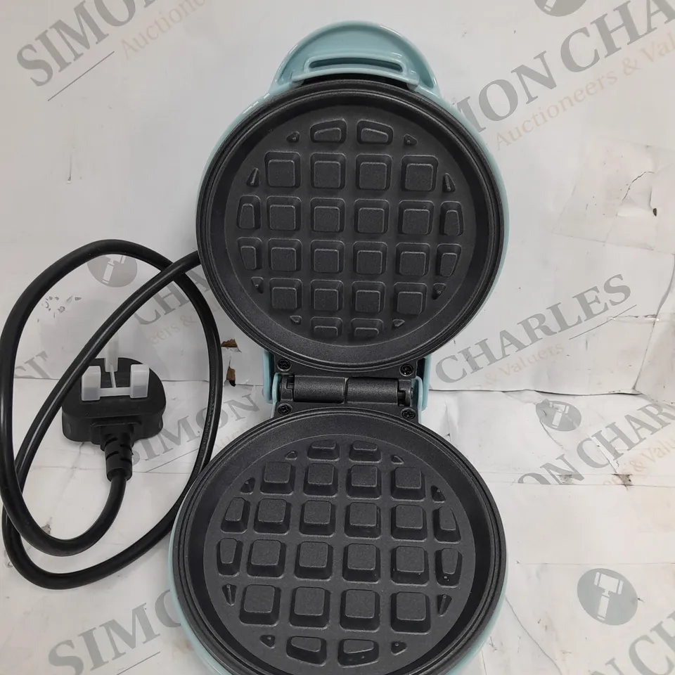 GILES AND POSNER SORBET MINI WAFFLE MAKER