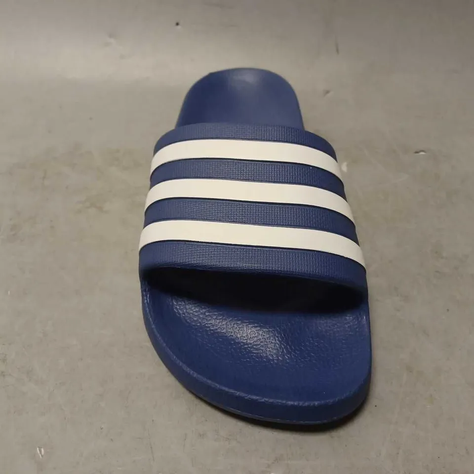 BOXED ADIDAS ADILETTE AQUA SLIDERS IN BLUE - SIZE UK 6 