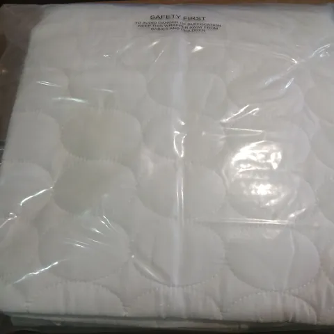 EIGHT THE FINE BEDDING COMPANY FBC CONTRACT QUILTED LUXURY MATTRESS PROTECTORS