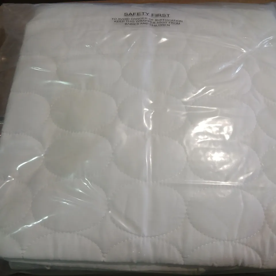 EIGHT THE FINE BEDDING COMPANY FBC CONTRACT QUILTED LUXURY MATTRESS PROTECTORS