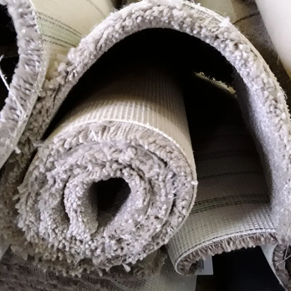 ROLL OF QUALITY BEIGE CARPET