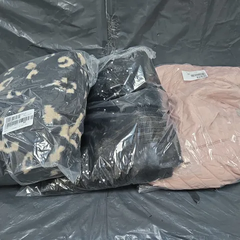 BOX OF APROX 8 ASSORTED CLOTHING AND HOUSEHOLD ITEMS IN VARIOUS STYLES. SIZES, AND COLOURS - COLLECTION ONLY