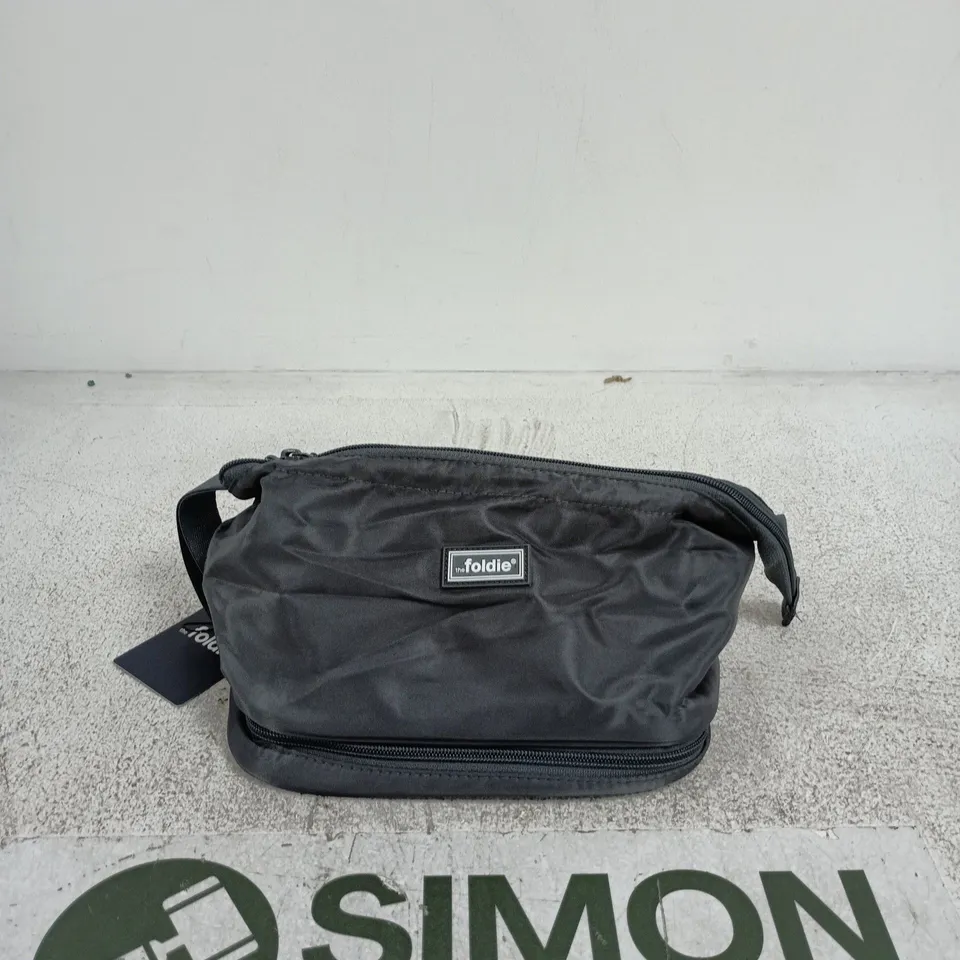 THE FOLDIE TOILETRY ESSENTIALS BAG – BLACK