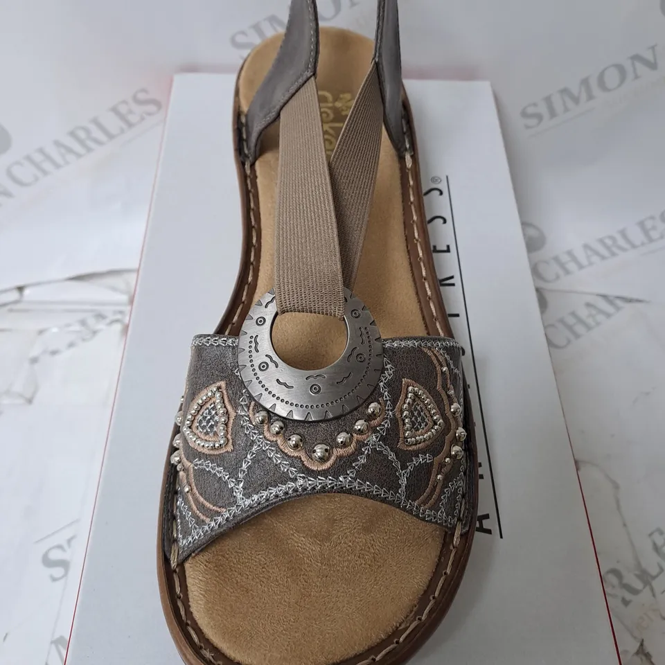 RIEKER SANDLES SIZE US 9 1/2 IN GREY 