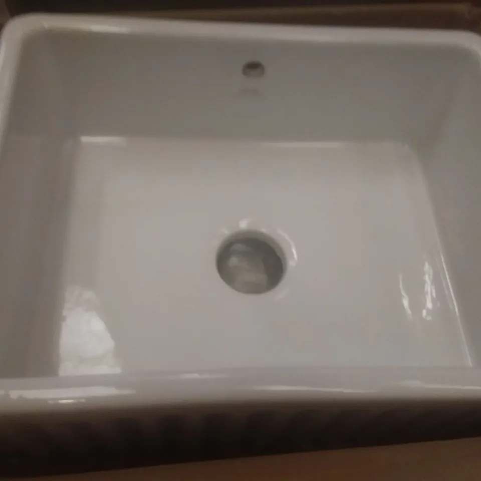 BOXED DEVOL BARLEY WHITE CERAMIC BASIN 