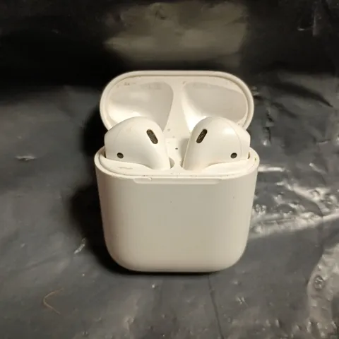APPLE AIRPODS - MODEL UNSPECIFIED