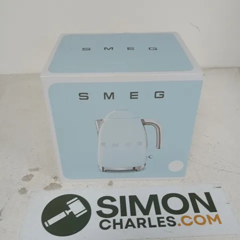 BOXED SMEG 50'S STYLE WHITE ELECTRIC KETTLE