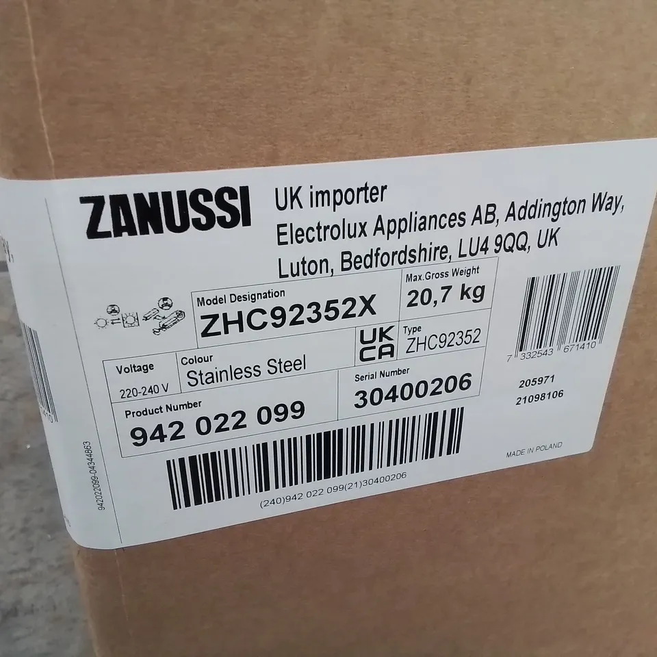 ZANUSSI STAINLESS STEEL CHIMNEY HOOD Model ZHC92352X