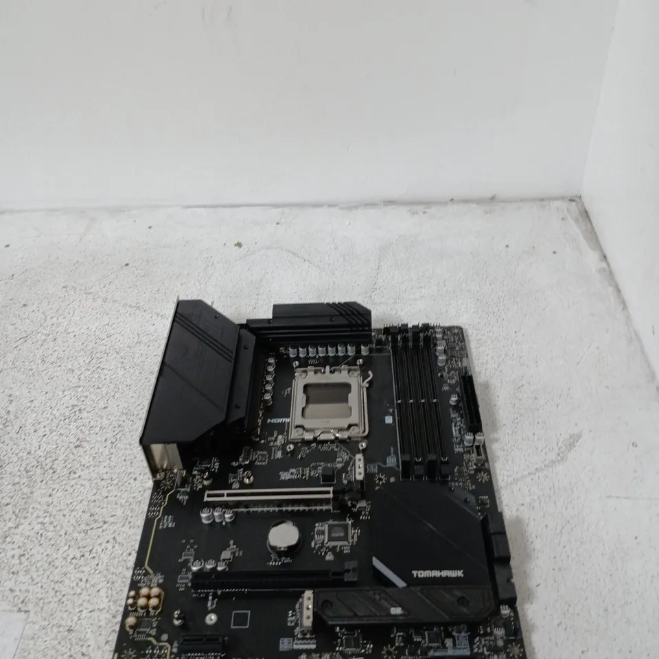 MSI TOMAHAWK MOTHERBOARD (LGA SOCKET) – BLACK ATX