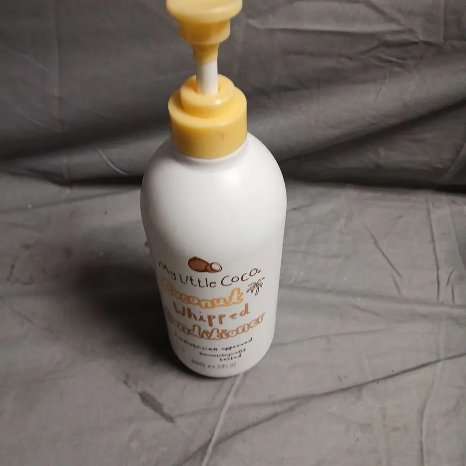 APPROXIMATELY 25 ASSORTED COSMETICS ITEMS INCLUDING MY LITTLE COCO CONDITIONER , TEETH WHITENING POWDER AND PALMOLIVE SKIN CREAM