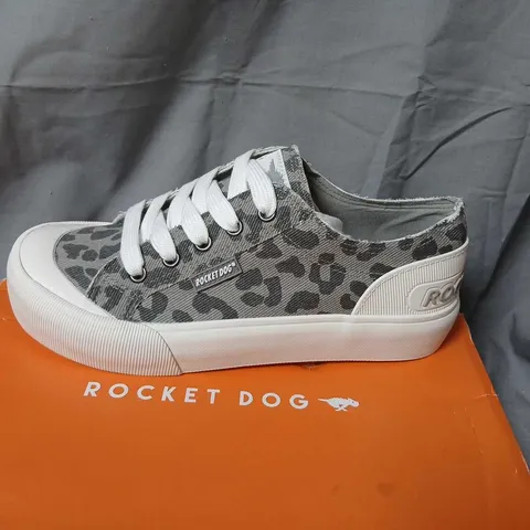 ROCKET DOG LEOPARD PRINT SNEAKERS - GREY, WOMEN'S UK 5 (EU 38)