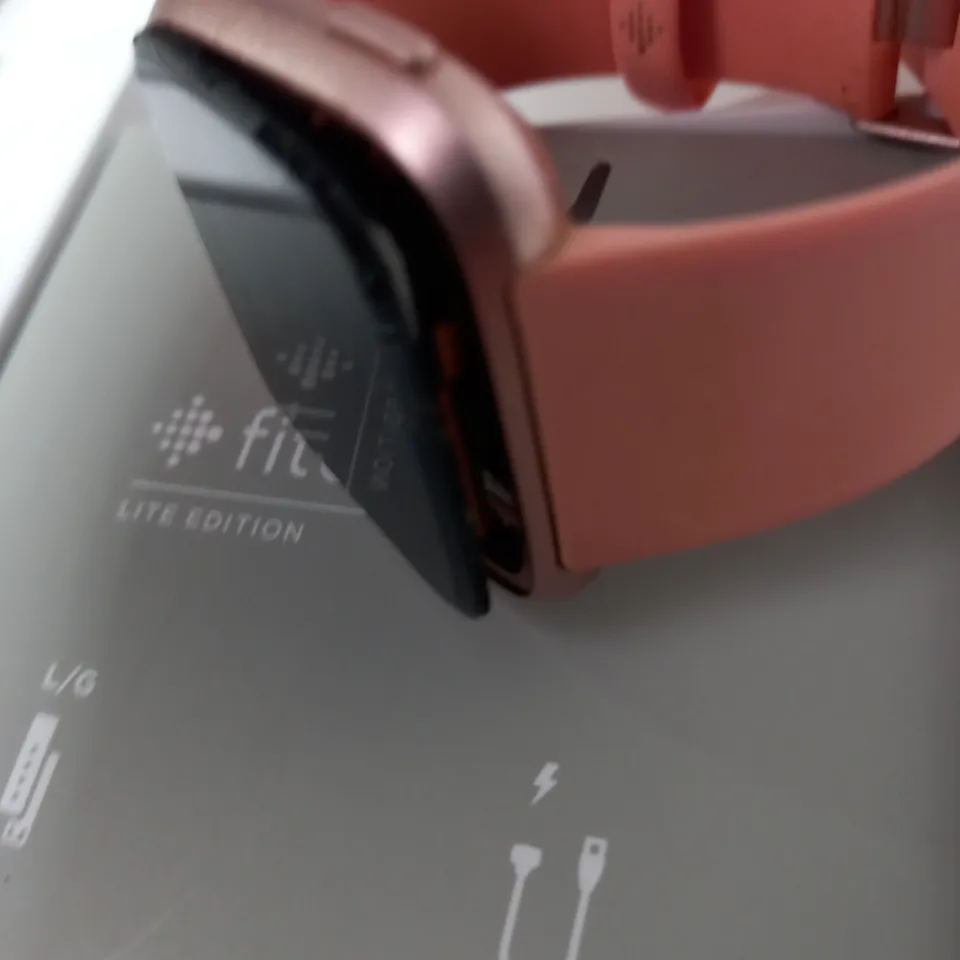 FITBIT VERSA - LITE EDITION - PINK WRIST STRAP - ROSE GOLD