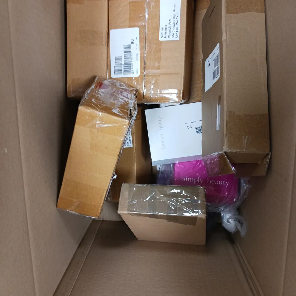 APPROXIMATELY 10 ASSORTED HOUSEHOLD PRODUCTS TO INCLUDE HOSE HEAD, STORAGE CONTAINERS, BODY TRIMMER ETC