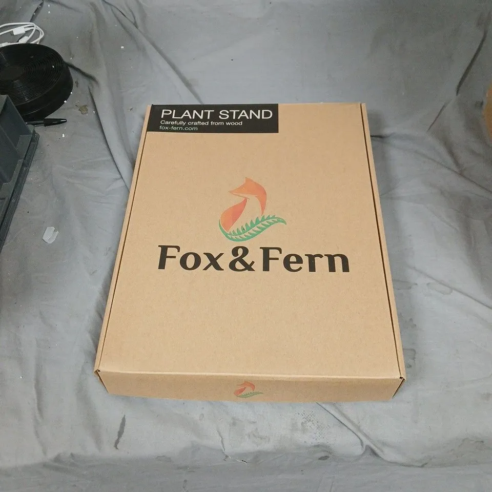 FOX & FERN PLANT STAND – BOXED