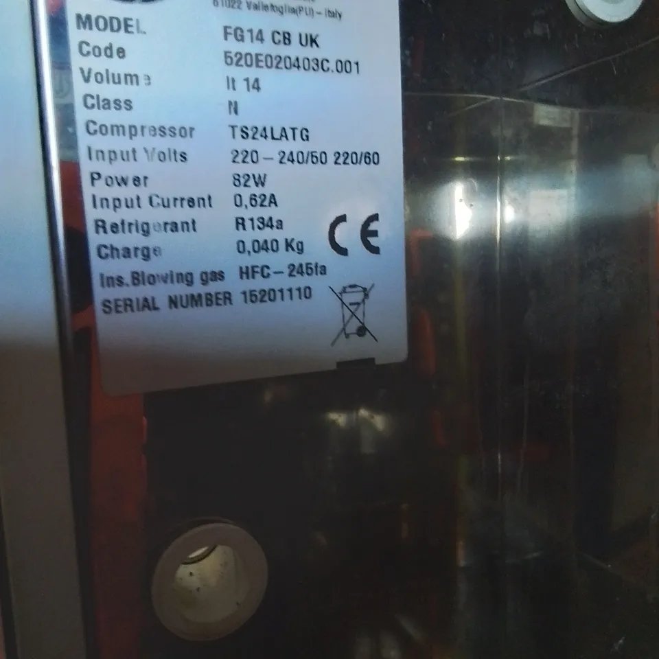 VITRIFRIGO COUNTER TOP MILK FRIDGE 240V Model FG14CBUK
