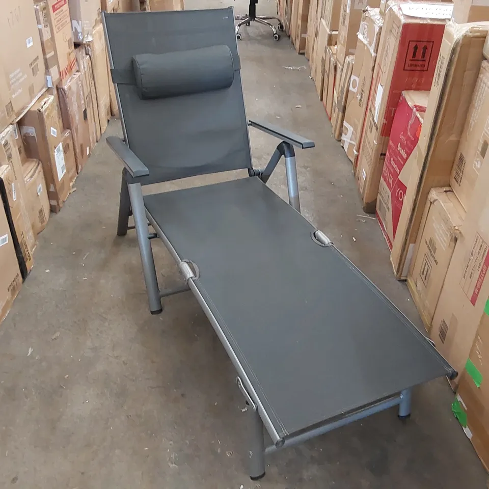 BOXED FOLDING PORTABLE SUN LOUNGER IN GREY 