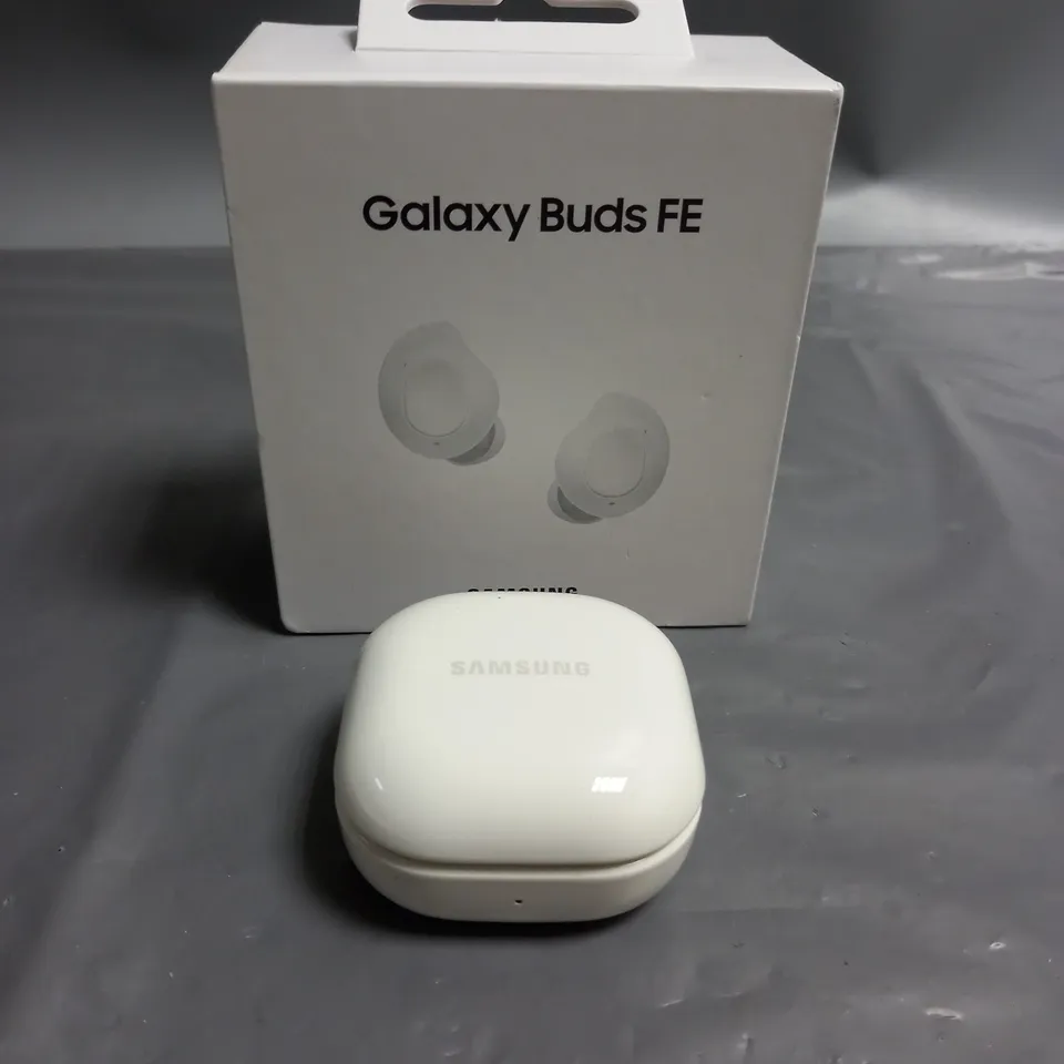 BOXED SAMSUNG GALAXY BUDS FE WHITE