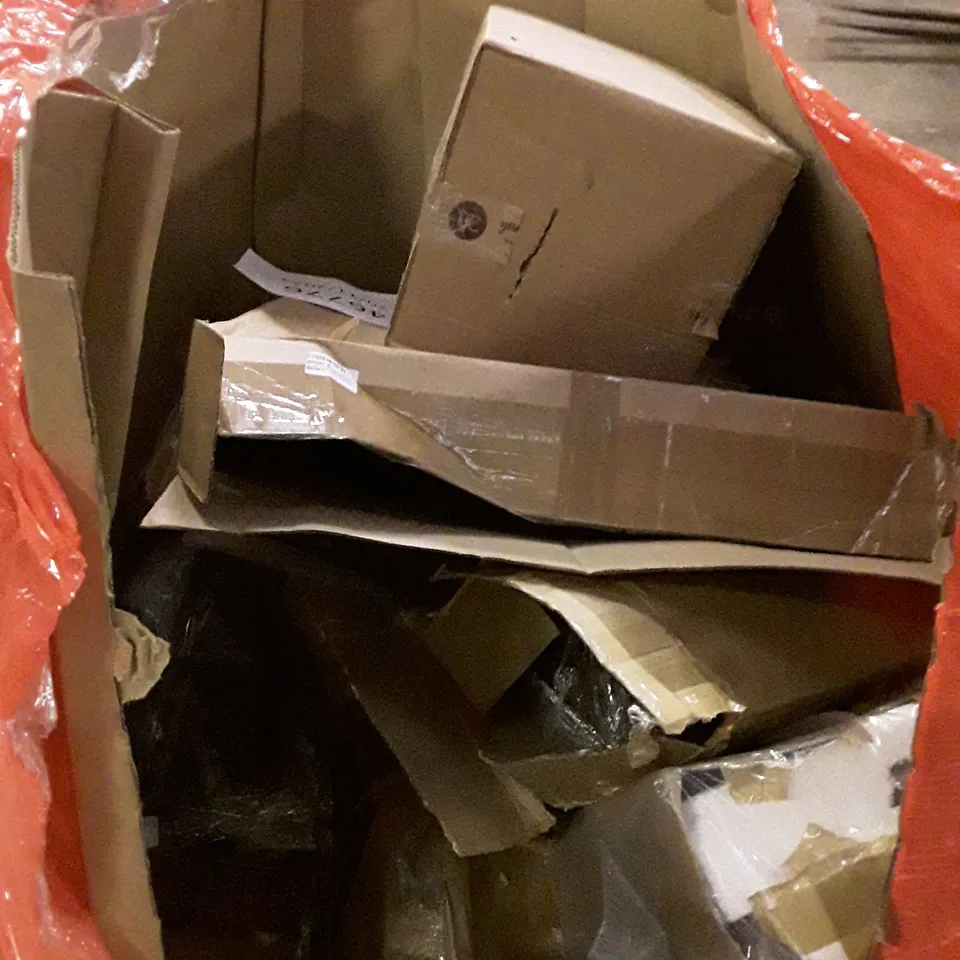 PALLET OF ASSORTED PRODUCTS TO INCLUDE; NERF FORTNITE AR - TOILET SEAT - CLEAR UMBRELLA ECT