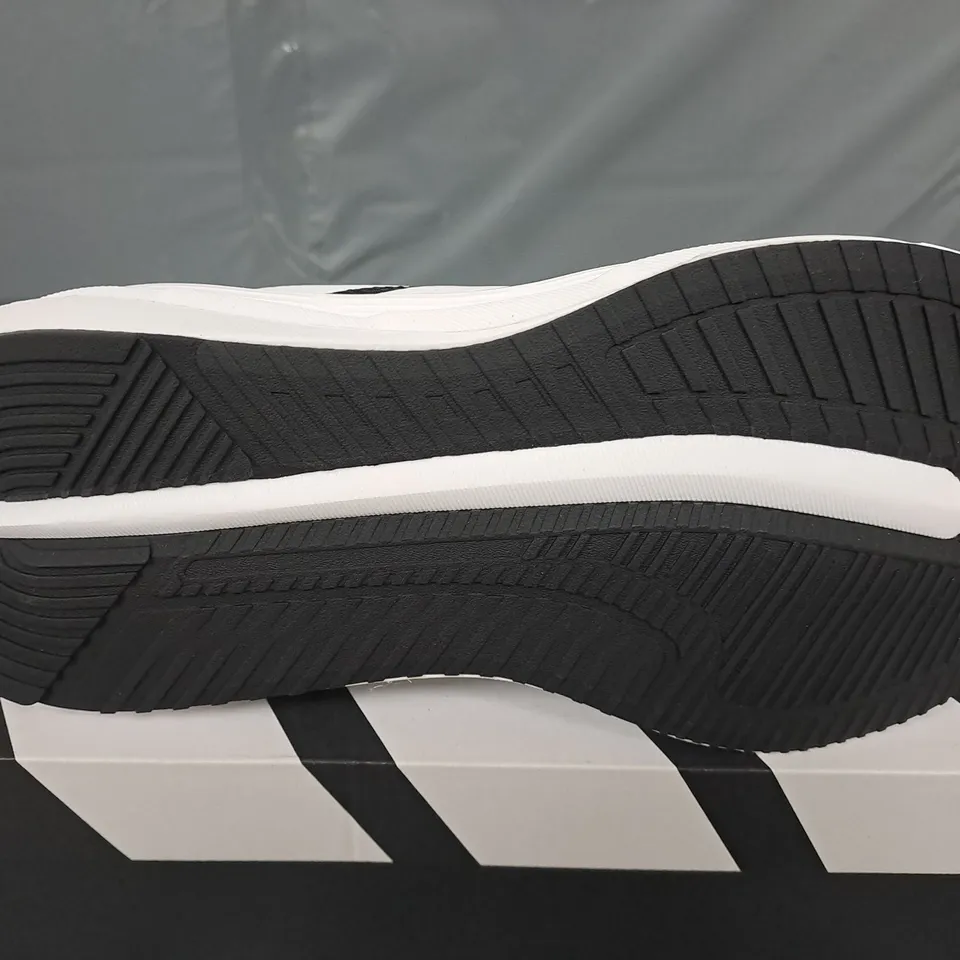 BOXED PAIR OF ADIDAS GALAXY 7 RUNNING SHOES W IN BLACK - UK 6