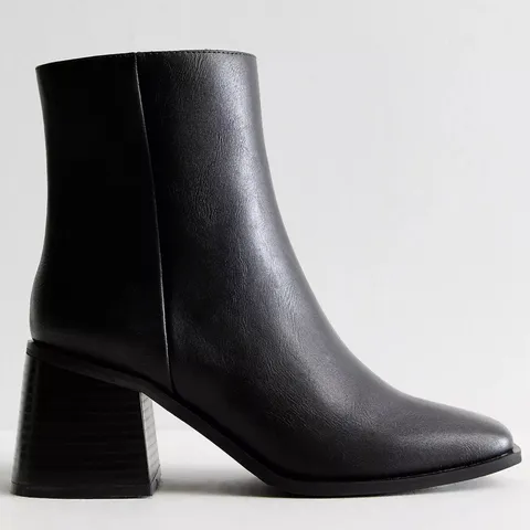 NEW LOOK PU BOOTS - BLACK - SIZE 6