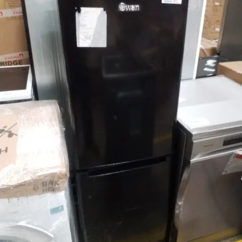 SWAN SR15690B 48CM WIDE, 50/50 SPLIT FRIDGE FREEZER - BLACK