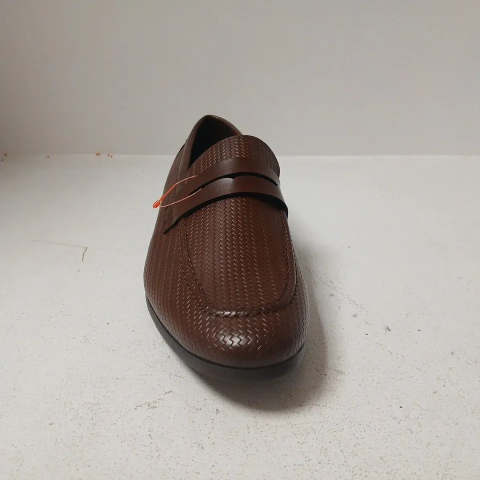 BOXED PAIR OF ASOS DESIGN LOAFERS IN BROWN SIZE UK 9