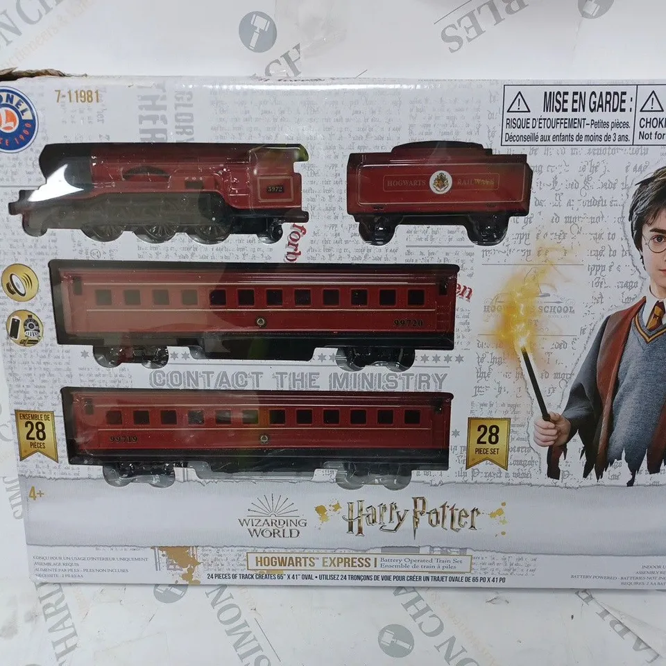 BOXED HOGWARTS EXPRESS MOVING TRAIN SET RRP £59.99