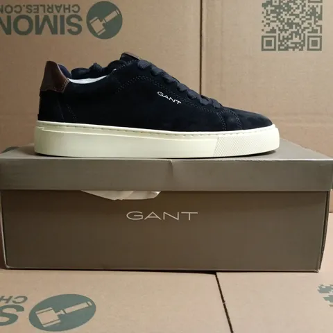 BOXED PAIR OF GANT COW SUEDE/COW LEATHER SHOES IN DARK NAVY SIZE EU 41