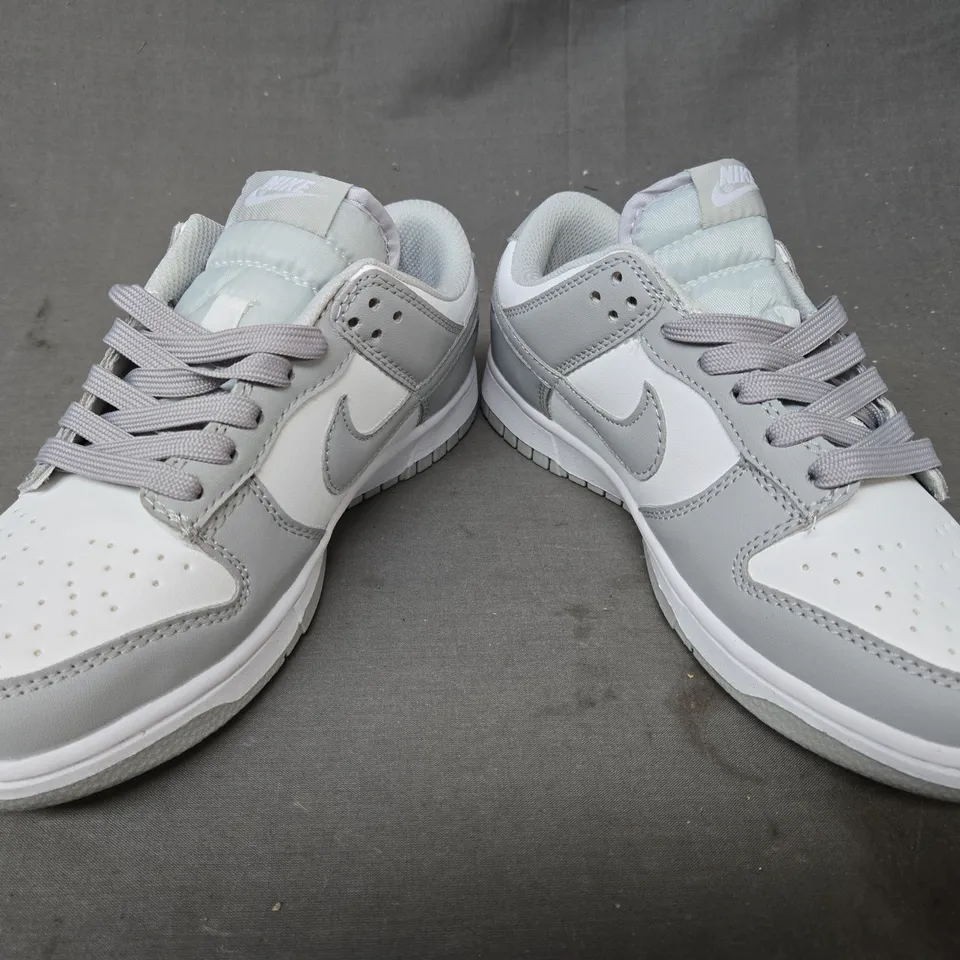 BOXED PAIR OF NIKE DUNK LOW RETRO SHOES IN GREY/WHITE UK SIZE 5.5