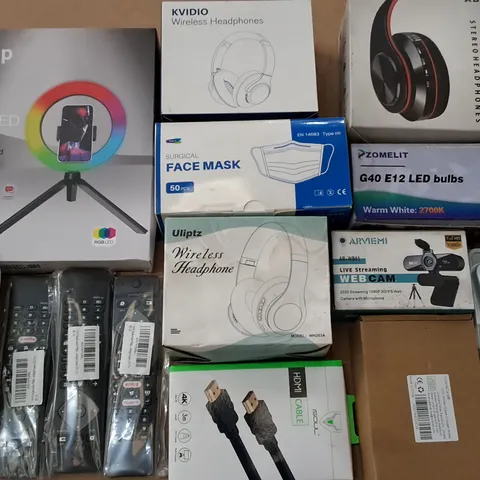 LARGE QUANTITY OF ASSORTED ITEMS TO INCLUDE LOGITECH MOUSE,10" RING LIGHT AND VARIOUS HEADPHONES