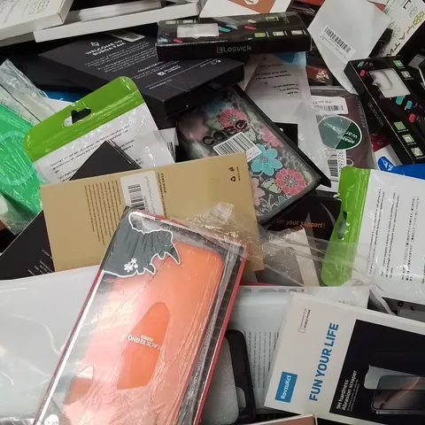 PALLET CONTAINS LARGE QUANTITY OF PHONE CASES