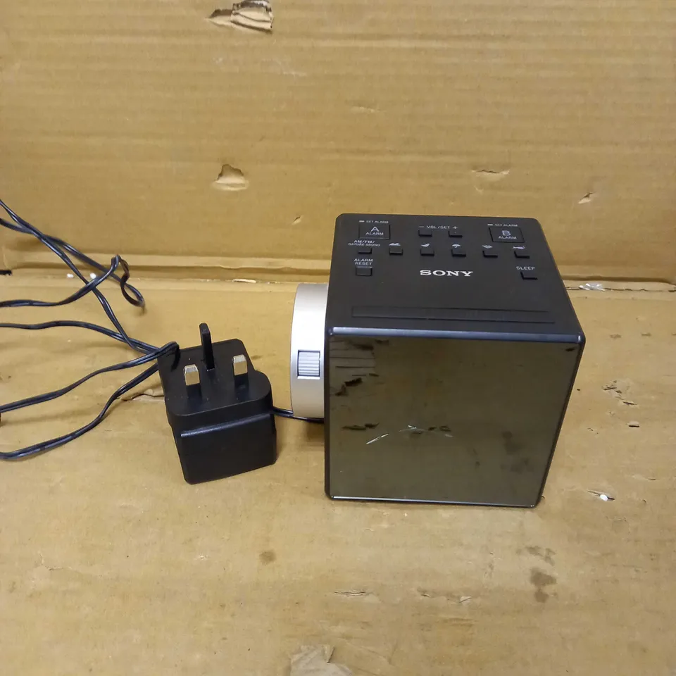 SONY FM/AM CLOCK RADIO